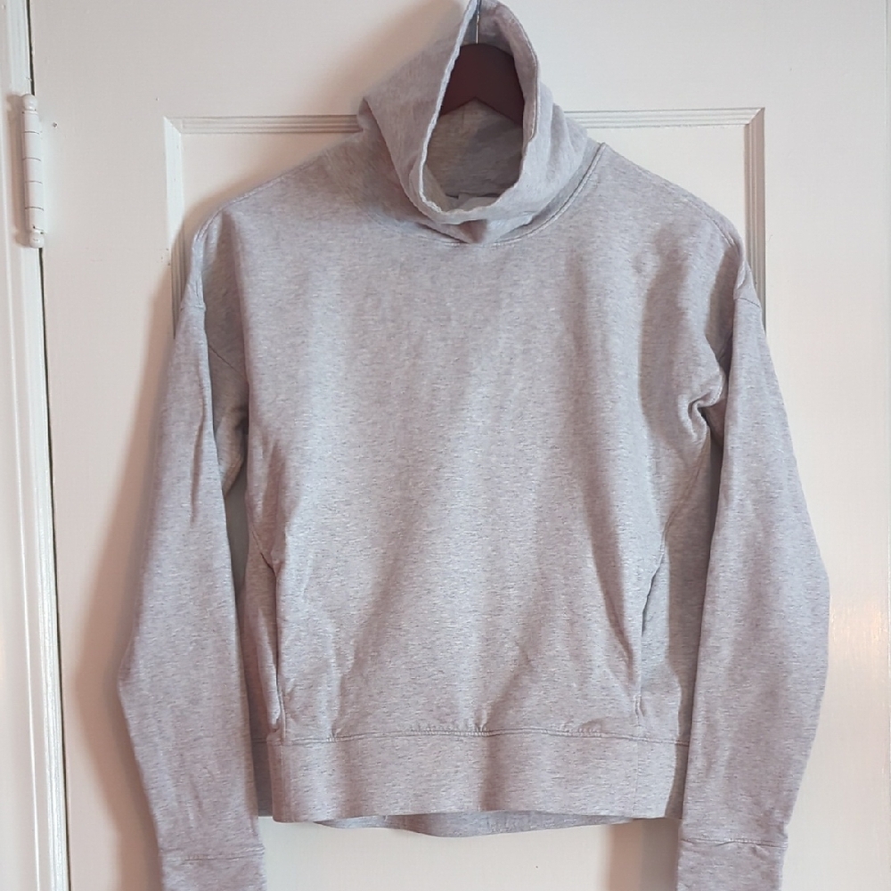 Lululemon Athletica Light Gray Pullover Sweatshirt
